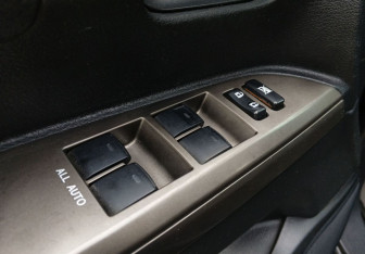 Подержанный автомобиль Toyota Land Cruiser Suv 2008 года (21 фото)