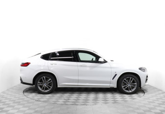 Подержанный автомобиль BMW X4 2018 года (4 фото)