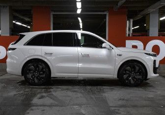 Подержанный автомобиль LiXiang L6 2025 года (4 фото)