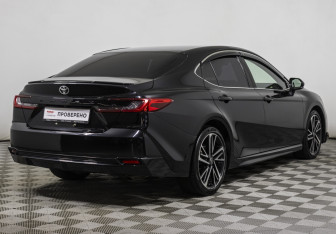 Подержанный автомобиль Toyota Camry Sedan 2024 года (5 фото)