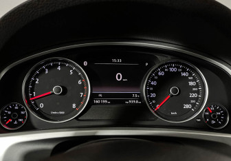 Подержанный автомобиль Volkswagen Touareg 2016 года (11 фото)