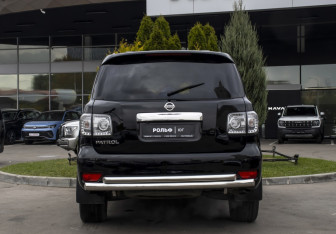 Подержанный автомобиль Nissan Patrol 2013 года (6 фото)