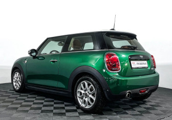 Подержанный автомобиль MINI Hatch 2020 года (7 фото)