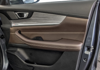 Подержанный автомобиль Chery Tiggo 8 Pro 2022 года (25 фото)