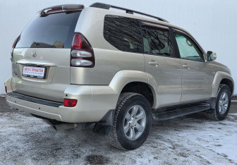 Подержанный автомобиль Toyota Land Cruiser Prado 2006 года (5 фото)