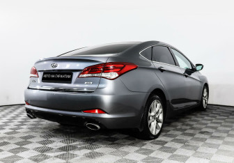 Подержанный автомобиль Hyundai i40 Sedan 2016 года (3 фото)