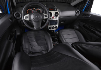 Подержанный автомобиль Opel Corsa 2007 года (17 фото)