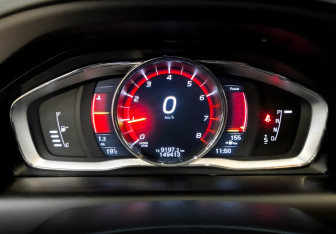 Подержанный автомобиль Volvo XC60 2017 года (13 фото)