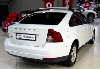 Подержанный автомобиль Volvo S40 2008 года (4 фото)