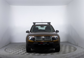 Подержанный автомобиль Renault Duster 2012 года (2 фото)