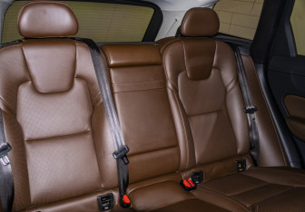 Подержанный автомобиль Volvo XC60 2018 года (16 фото)