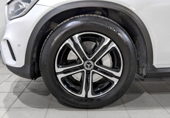 Подержанный автомобиль Mercedes-Benz GLC Coupe 2020 года (18 фото)