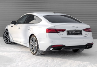 Подержанный автомобиль Audi A5 Liftback 2024 года (7 фото)