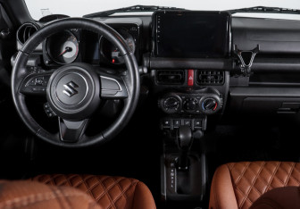 Подержанный автомобиль Suzuki Jimny 2019 года (12 фото)
