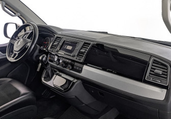 Подержанный автомобиль Volkswagen Multivan 2015 года (13 фото)