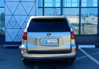 Подержанный автомобиль Lexus GX 2022 года (6 фото)