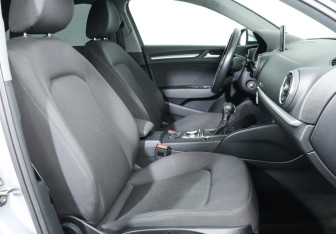 Подержанный автомобиль Audi A3 Sedan 2020 года (14 фото)