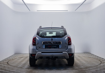 Подержанный автомобиль Renault Duster 2018 года (6 фото)