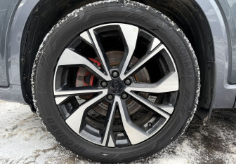 Подержанный автомобиль Geely Tugella 2022 года (9 фото)