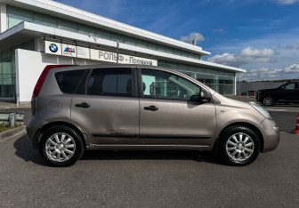 Подержанный автомобиль Nissan Note 2008 года (4 фото)