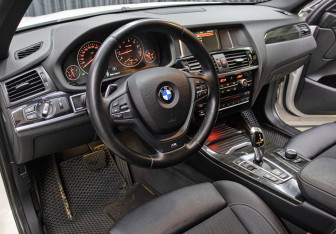 Подержанный автомобиль BMW X4 2016 года (16 фото)
