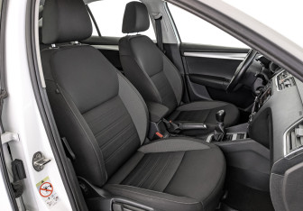 Подержанный автомобиль Skoda Octavia Liftback 2019 года (24 фото)