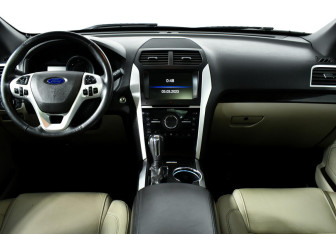 Подержанный автомобиль Ford Explorer 2015 года (7 фото)