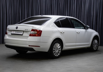 Подержанный автомобиль Skoda Octavia Liftback 2020 года (5 фото)