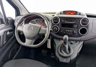 Подержанный автомобиль Opel Combo 2021 года (25 фото)