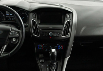 Подержанный автомобиль Ford Focus Hatchback 2019 года (8 фото)