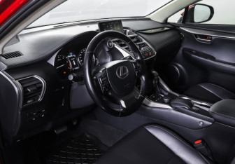 Подержанный автомобиль Lexus NX 2016 года (15 фото)