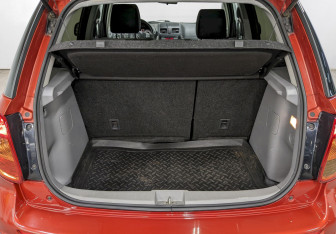 Подержанный автомобиль Suzuki SX4 Hatchback 2013 года (10 фото)