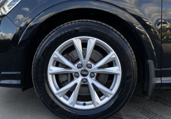 Подержанный автомобиль Audi Q3 2021 года (9 фото)