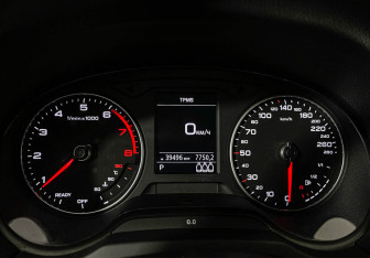 Подержанный автомобиль Audi A3 Sedan 2017 года (11 фото)