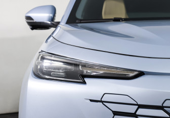 Подержанный автомобиль Changan UNI-K 2023 года (26 фото)