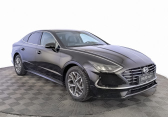 Подержанный автомобиль Hyundai Sonata 2022 года (3 фото)