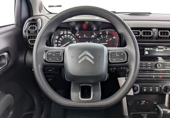 Подержанный автомобиль Citroen C3 Aircross 2018 года (22 фото)