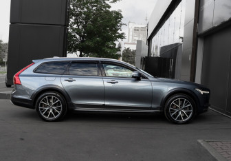 Подержанный автомобиль Volvo V90 Cross Country 2017 года (4 фото)