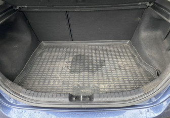 Подержанный автомобиль Kia Ceed Hatchback 2011 года (12 фото)