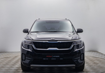 Подержанный автомобиль Kia Seltos 2020 года (8 фото)