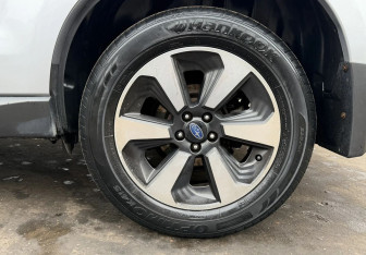 Подержанный автомобиль Subaru Forester Suv 2017 года (14 фото)