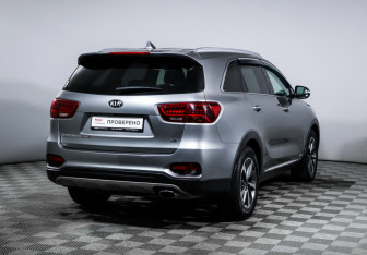 Подержанный автомобиль Kia Sorento 2018 года (5 фото)