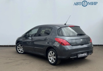 Подержанный автомобиль Peugeot 308 Hatchback 2010 года (7 фото)