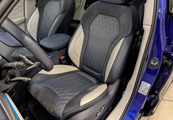 Подержанный автомобиль Hongqi HS5 2024 года (20 фото)