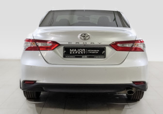 Подержанный автомобиль Toyota Camry Sedan 2021 года (6 фото)