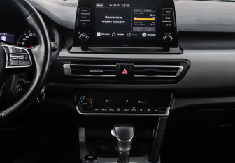 Подержанный автомобиль Kia Seltos 2020 года (11 фото)