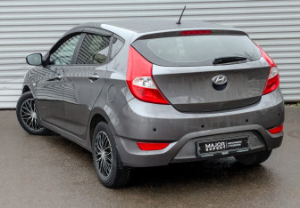 Подержанный автомобиль Hyundai Solaris Hatchback 2013 года (7 фото)