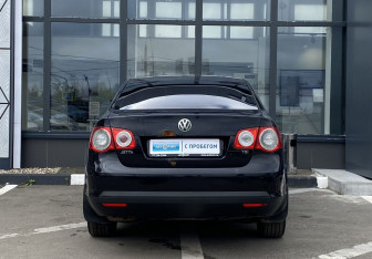 Подержанный автомобиль Volkswagen Jetta Sedan 2009 года (6 фото)