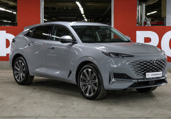 Подержанный автомобиль Changan UNI-K 2023 года (3 фото)