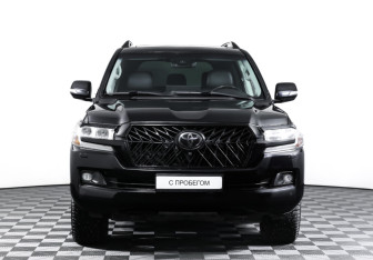 Подержанный автомобиль Toyota Land Cruiser Suv 2018 года (2 фото)